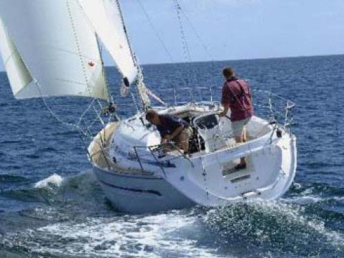 Yacht Bavaria 32 available for charter in Primosten