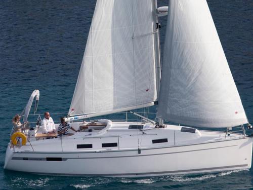 Sailing boat Bavaria 32 Cruiser for rent in Marina de Lagos