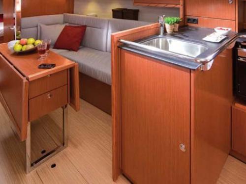 Sailing yacht Bavaria 32 Cruiser for rent in Marina Jachtwerf Maronier