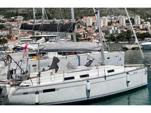 Sailing yacht Bavaria 32 Cruiser available for charter in Dubrovnik