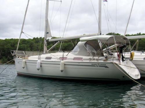 Segelyacht Bavaria 33 Cruiser Yachtcharter in Marina Spinut