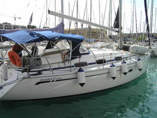 Yacht Bavaria 33 Cruiser Yachtcharter in Trogir