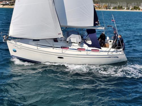 Sailing boat Bavaria 33 Cruiser for charter in Sukosan Bibinje