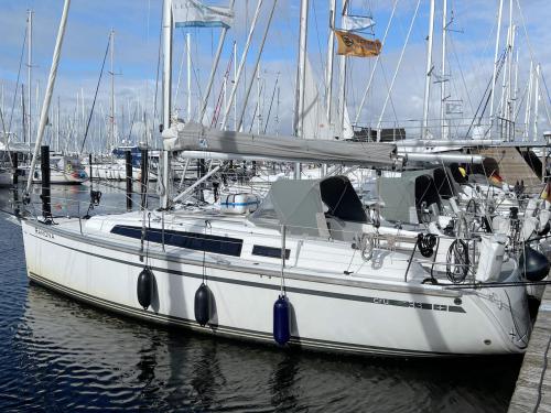 Segelyacht Bavaria 33 Cruiser Yachtcharter in Heiligenhafen