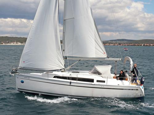 Yacht Bavaria 33 Cruiser for hire in Marina Dalmacija