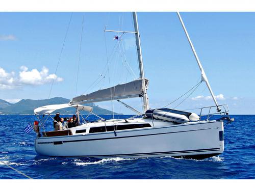 Yacht Bavaria 33 Cruiser available for charter in Gouvia