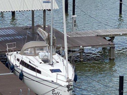 Sailing yacht Bavaria 33 Cruiser available for charter in Lelystad