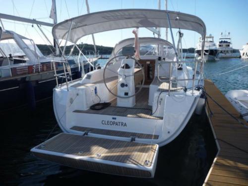 Sailboat Bavaria 33 Cruiser available for charter in Sibenik