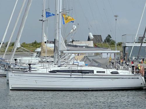 Yacht Bavaria 33 Cruiser Yachtcharter in Heiligenhafen