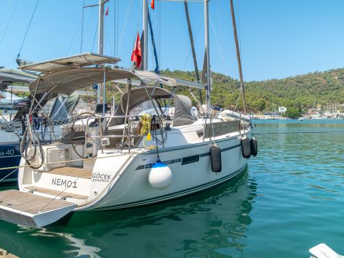 Yacht Bavaria 33 Cruiser available for charter in Fethiye