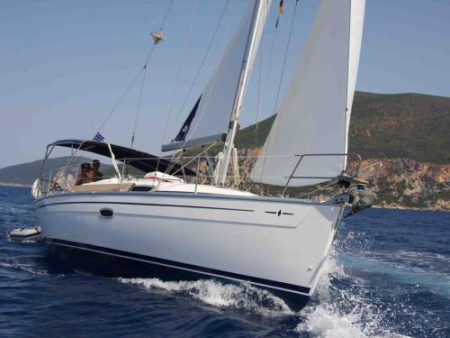 Sailboat Bavaria 34 Cruiser for rent in Volos Harbour