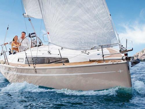 Yacht Bavaria 34 Cruiser chartern in Palairos Marina