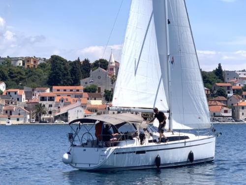 Yacht Bavaria 34 Cruiser chartern in Rogoznica