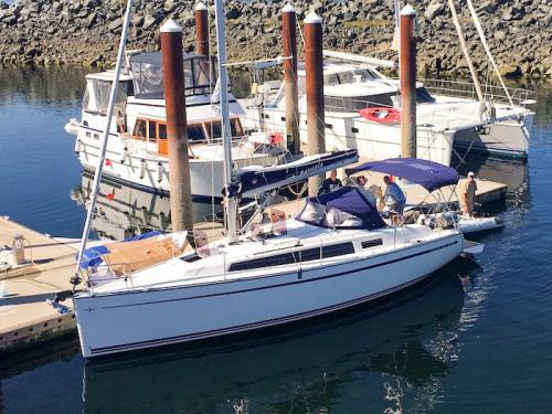 Yacht Bavaria 34 Cruiser available for charter in Powell River