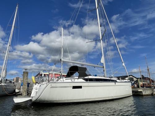 Yacht Bavaria 34 Cruiser for rent in Saltsjobaden Yacht Bavaria 34 Cruiser for rent in Saltsjobaden
