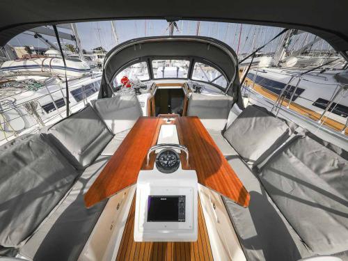 Yacht Bavaria 34 Cruiser available for charter in Marina Kornati