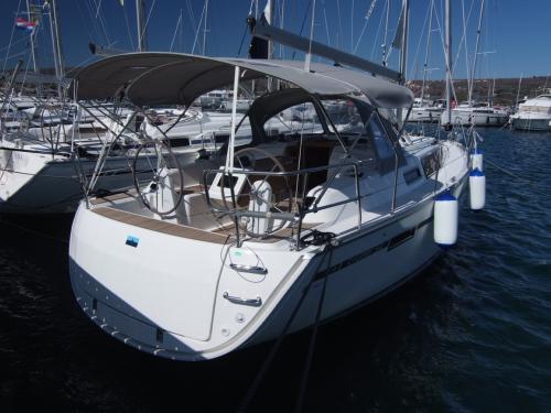 Sailing yacht Bavaria 34 Cruiser available for charter in Marina Punat