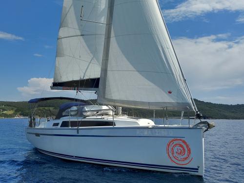 Yacht Bavaria 34 Cruiser for rent in Puntone