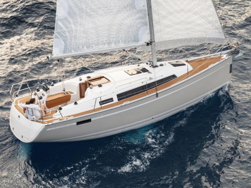 Yacht Bavaria 34 Cruiser available for charter in Portisco
