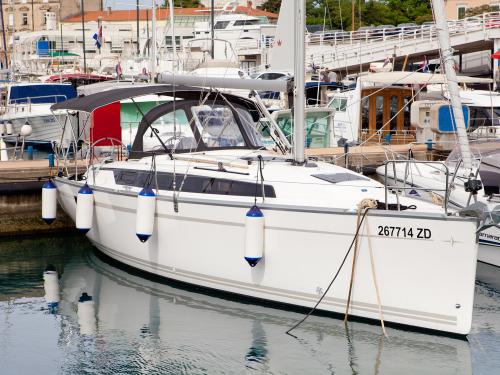 Segelyacht Bavaria 34 Cruiser chartern in Zadar