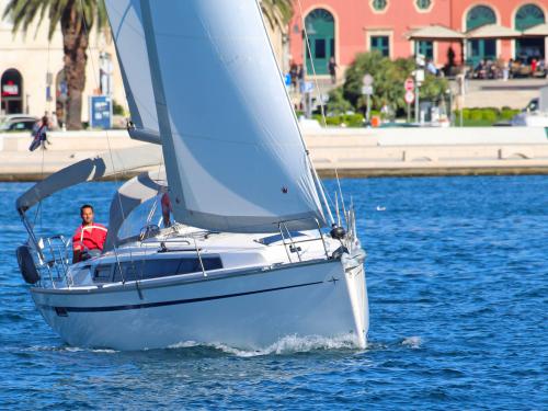 Yacht Bavaria 34 Cruiser chartern in ACI Marina Split