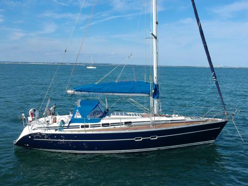 Sailboat Bavaria 35 Cruiser for charter in Hamble le Rice