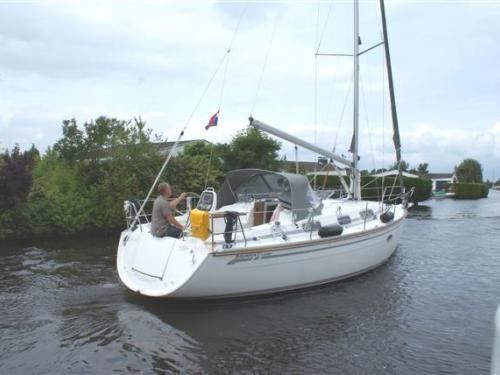 Sailboat Bavaria 35 Cruiser available for charter in Lemmer