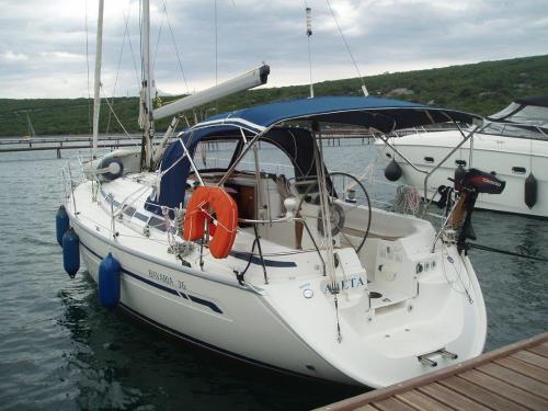 Sailing boat Bavaria 36 for rent in Marina Punat