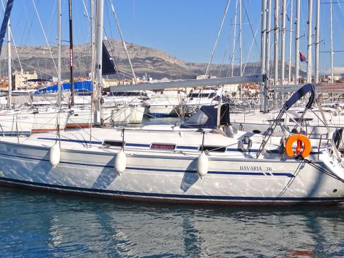 Segelyacht Bavaria 36 chartern in ACI Marina Split