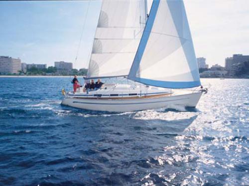 Sailboat Bavaria 36 for hire in Birgu