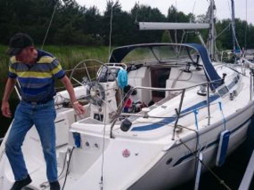 Yacht Bavaria 37 for hire in Vanersborg Marina