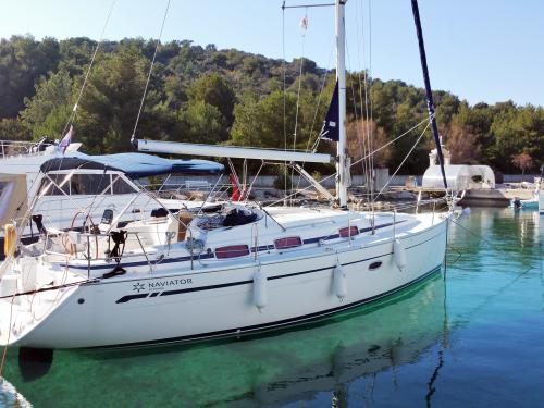 Segelboot Bavaria 37 Cruiser Yachtcharter in Marina Frapa