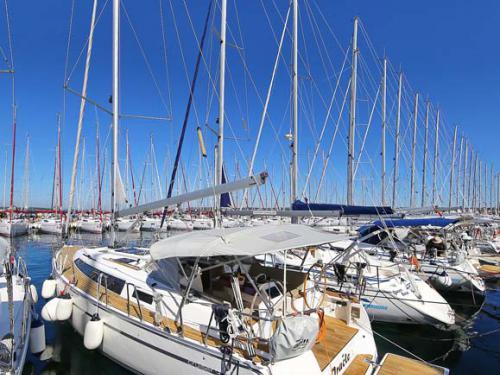 Yacht Bavaria 37 Cruiser Yachtcharter in Murter