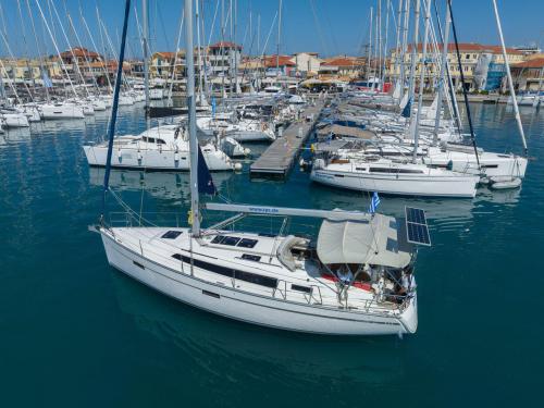 Segelyacht Bavaria 37 Cruiser Yachtcharter in Marina Lefkas