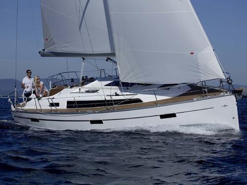 Sailboat Bavaria 37 Cruiser available for charter in Marina Zadar