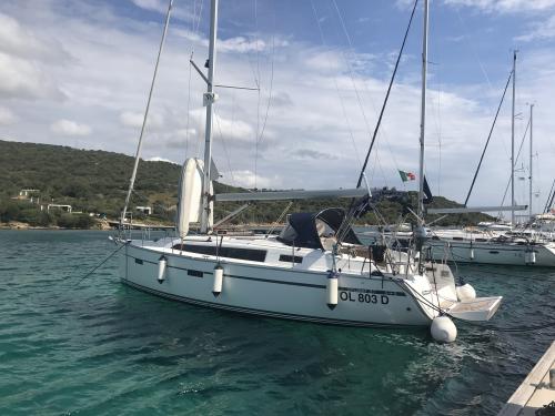 Sailing yacht Bavaria 37 Cruiser for rent in Marina di Portisco
