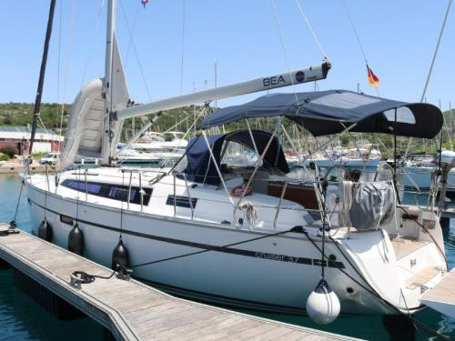 Yacht Bavaria 37 Cruiser for rent in Marina Kremik