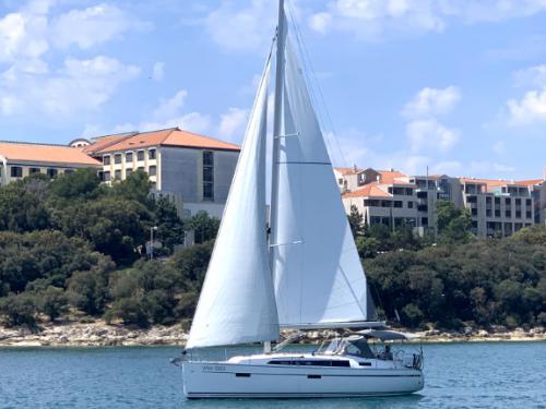 Segelboot Bavaria 37 Cruiser Yachtcharter in Pula