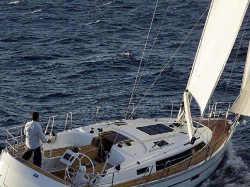 Sailing yacht Bavaria 37 Cruiser for rent in Marina Tankerkomerc