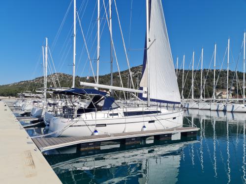 Yacht Bavaria 37 Cruiser chartern in Sukosan Bibinje