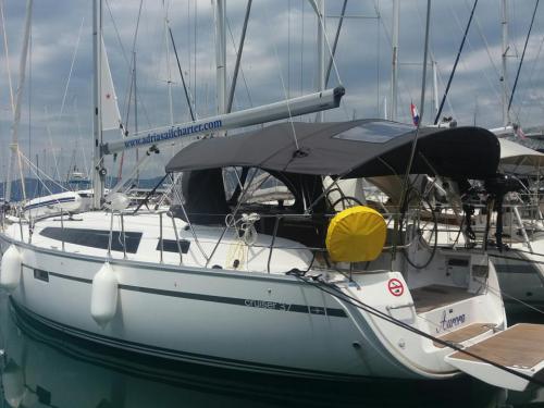 Segelyacht Bavaria 37 Cruiser Yachtcharter in Marina Spinut