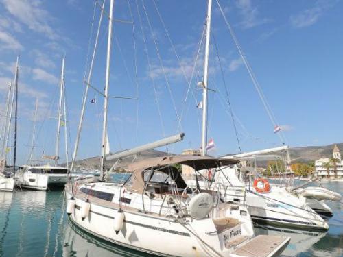 Yacht Bavaria 37 Cruiser available for charter in ACI Marina Trogir