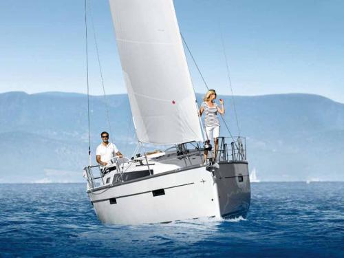 Segelyacht Bavaria 37 Cruiser chartern in Marina Tankerkomerc