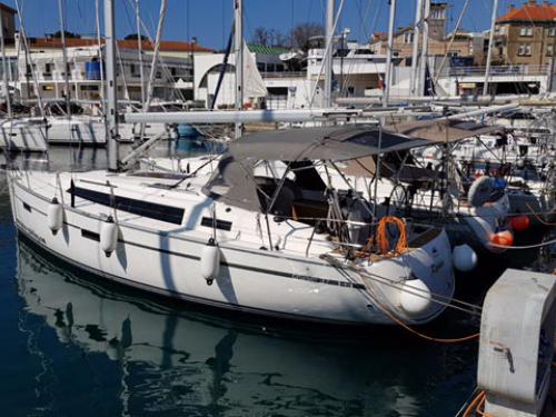 Sailing boat Bavaria 37 Cruiser available for charter in Marina Tankerkomerc