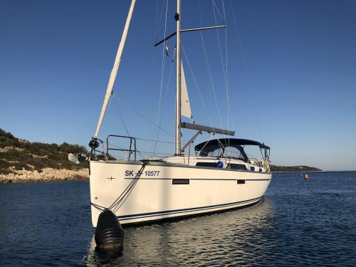 Segelyacht Bavaria 37 Cruiser Yachtcharter in Baska Voda Segelyacht Bavaria 37 Cruiser Yachtcharter in Baska Voda