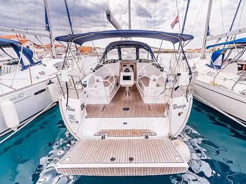 Yacht Bavaria 37 Cruiser for hire in Betina