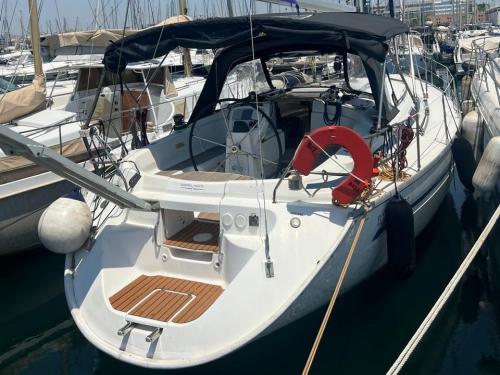 Sailing yacht Bavaria 38 available for charter in Athens