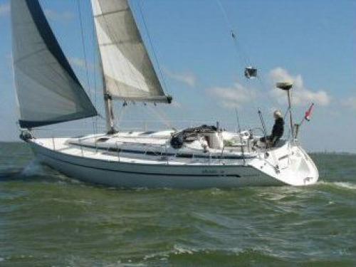 Bavaria 38 Segelyacht Charter Sint Annaland