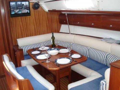 Sailing boat Bavaria 38 for rent in Limenas Avdiron