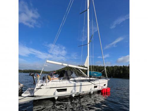 Yacht Bavaria 38 Cruiser available for charter in Saltsjobaden